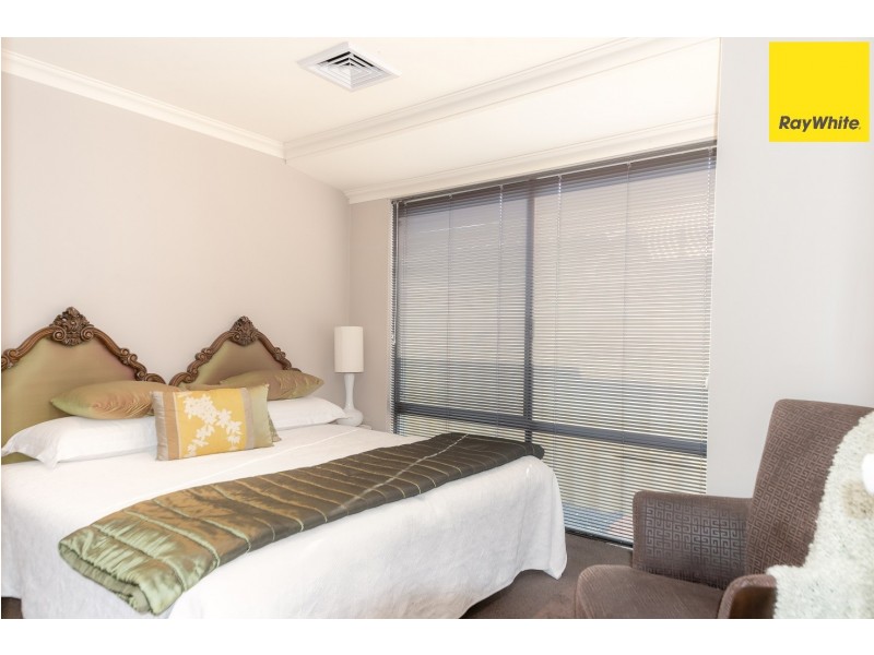 8 Possum Way, College Grove WA 6230