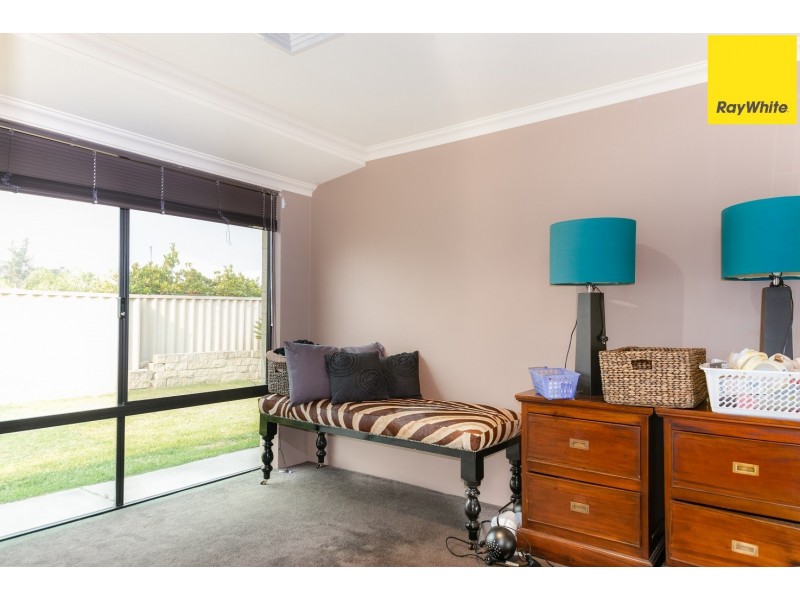 8 Possum Way, College Grove WA 6230