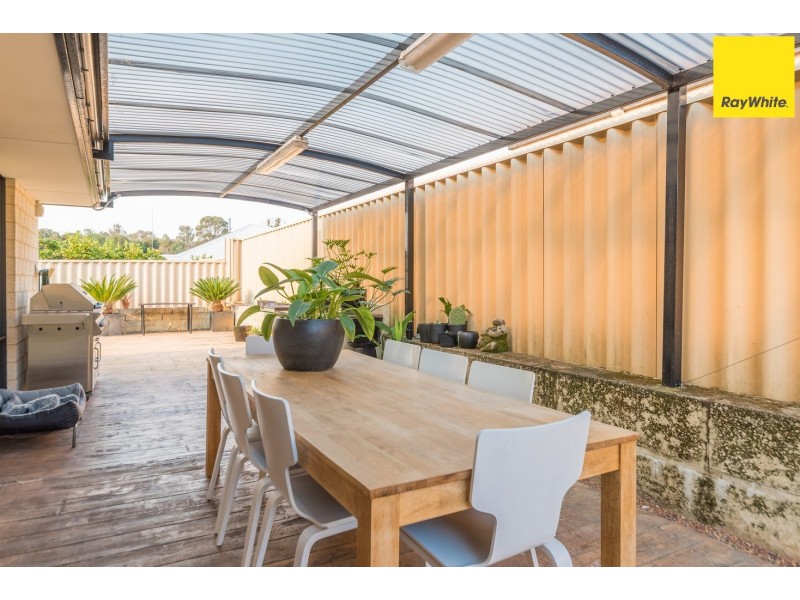 8 Possum Way, College Grove WA 6230