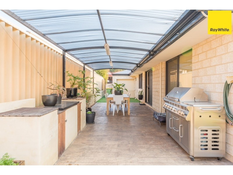 8 Possum Way, College Grove WA 6230