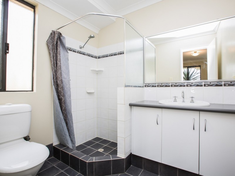 22 Chisholm Road, Dalyellup WA 6230