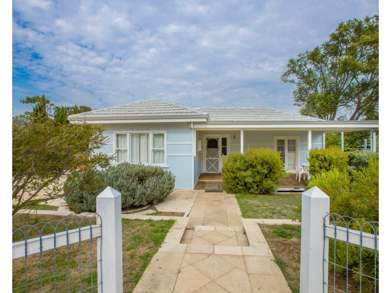 11 Hillcrest Avenue, South Bunbury WA 6230