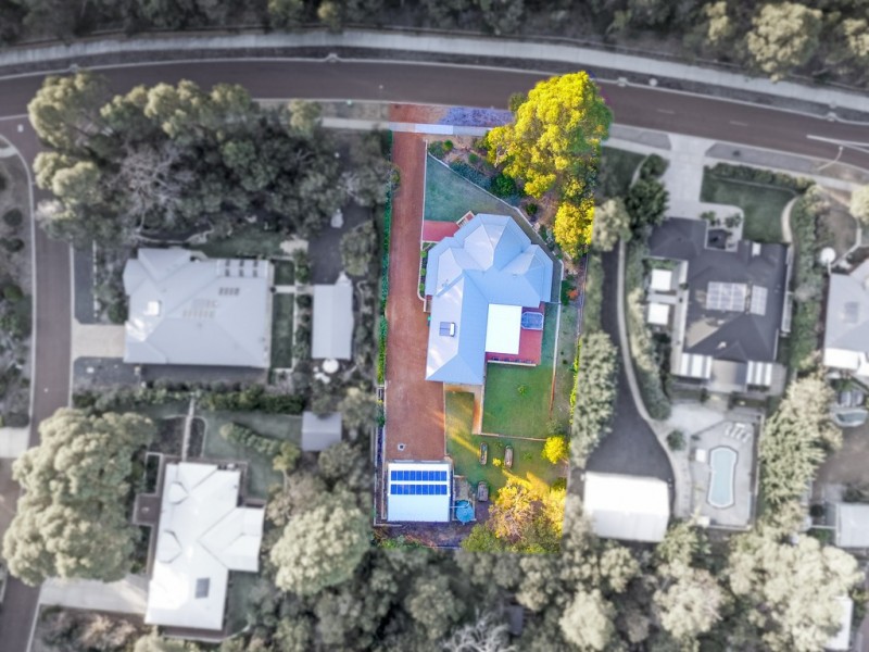 31 Maidment Pde, Dalyellup WA 6230