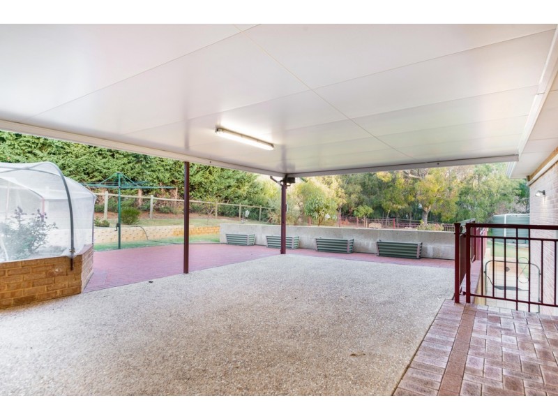 31 Maidment Pde, Dalyellup WA 6230