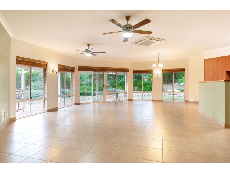 31 Maidment Pde, Dalyellup WA 6230