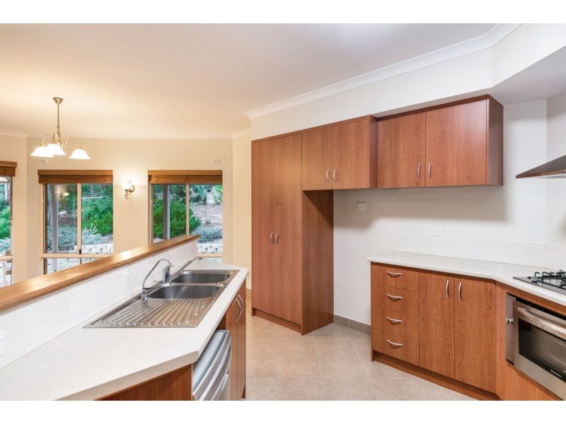 31 Maidment Pde, Dalyellup WA 6230