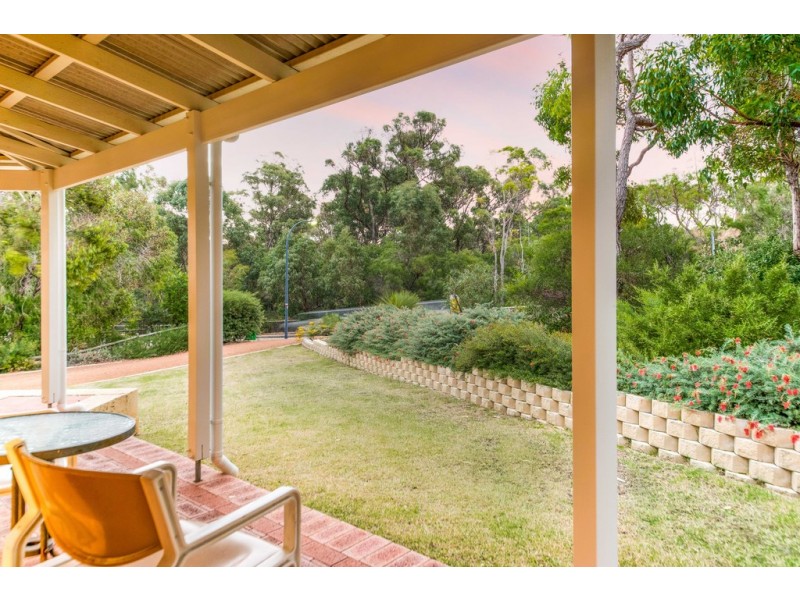 31 Maidment Pde, Dalyellup WA 6230