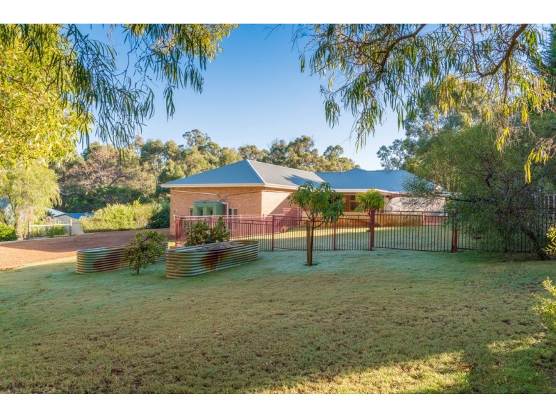 31 Maidment Pde, Dalyellup WA 6230