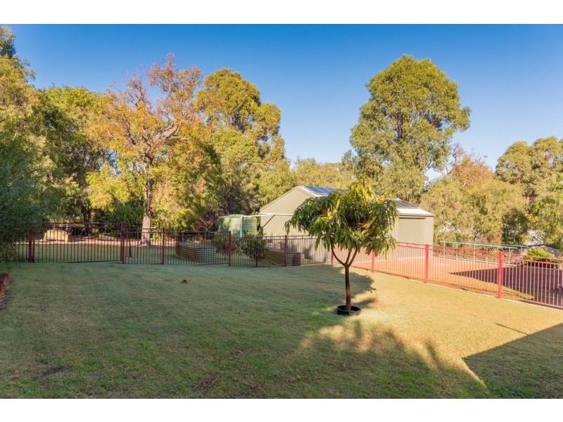 31 Maidment Pde, Dalyellup WA 6230