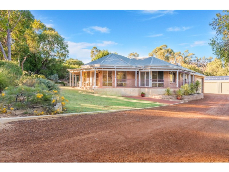 31 Maidment Pde, Dalyellup WA 6230