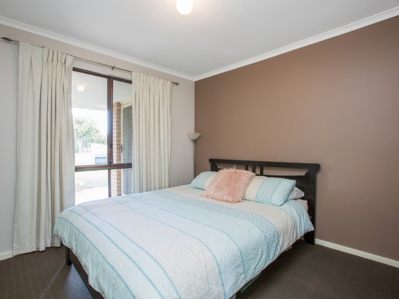 1 Garfield Drive, Australind WA 6233