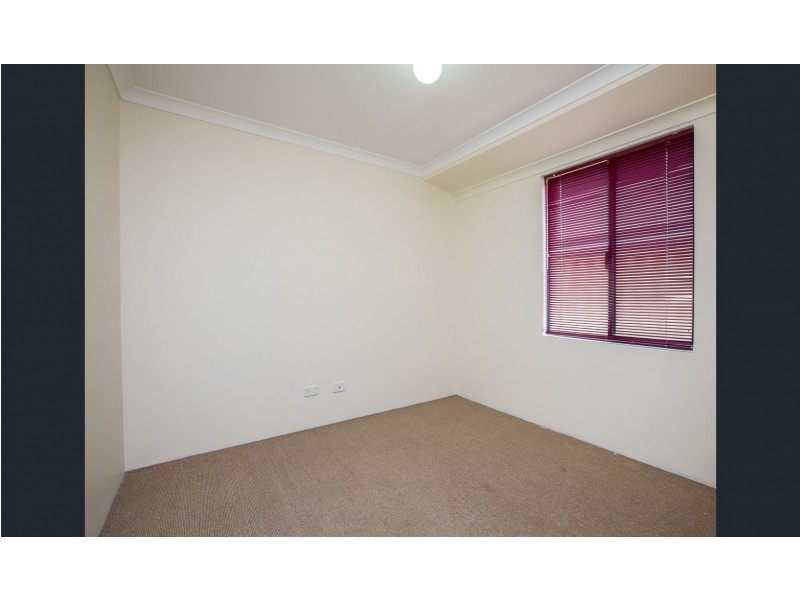 17 Blaxland Road, Dalyellup WA 6230