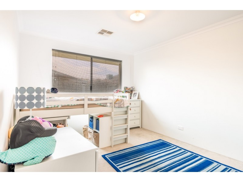 8 Claymore Loop, Dalyellup WA 6230