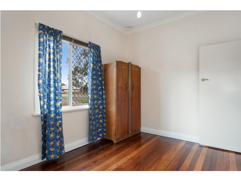 4 Frankel Street, Carey Park WA 6230