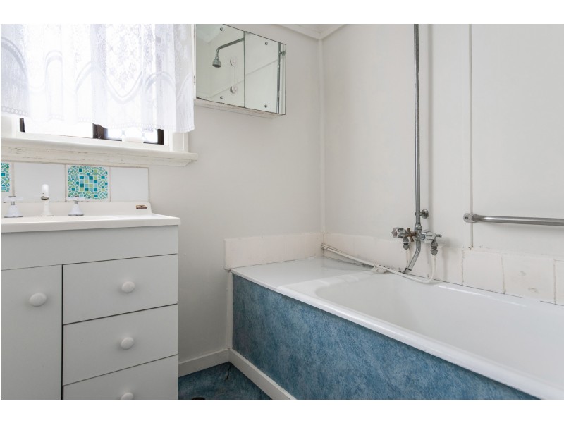 4 Frankel Street, Carey Park WA 6230