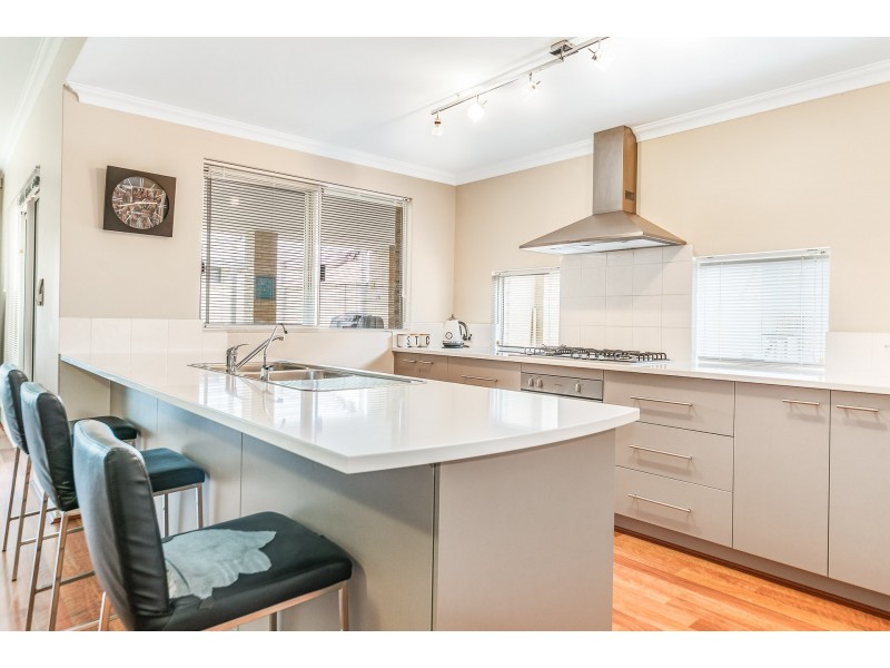 12 Sabina Way, Pelican Point WA 6230