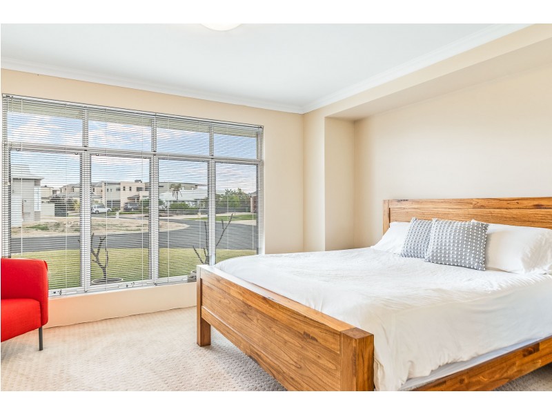 12 Sabina Way, Pelican Point WA 6230