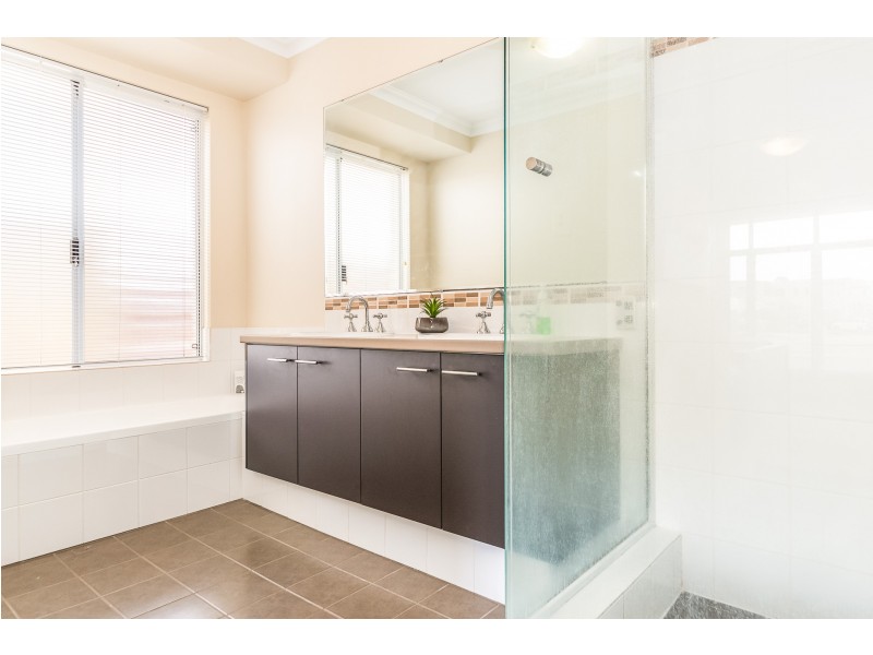 12 Sabina Way, Pelican Point WA 6230