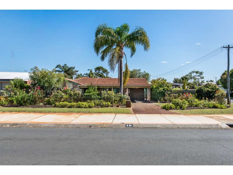 18 Crampton Avenue, Eaton WA 6232