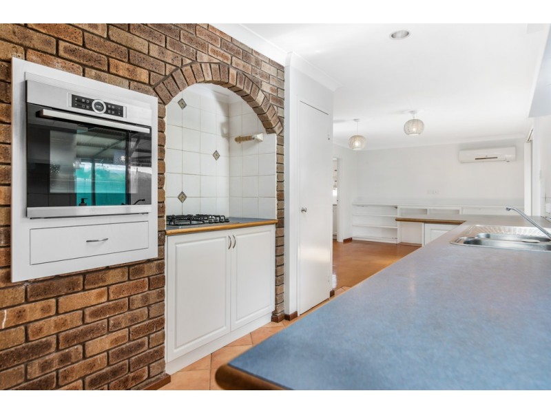 18 Crampton Avenue, Eaton WA 6232