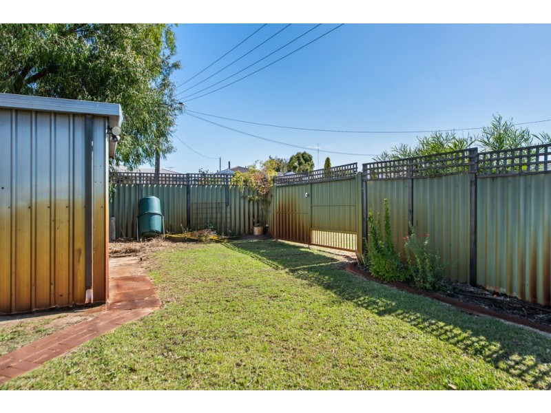 18 Crampton Avenue, Eaton WA 6232