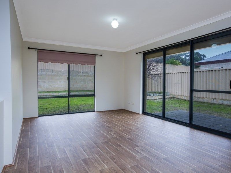 17 Blaxland Road, Dalyellup WA 6230