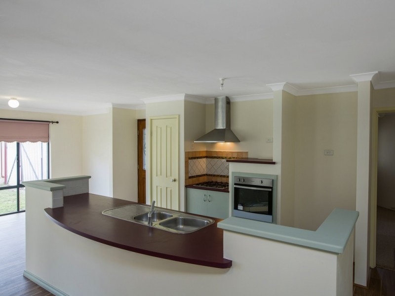 17 Blaxland Road, Dalyellup WA 6230