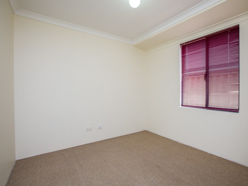 17 Blaxland Road, Dalyellup WA 6230