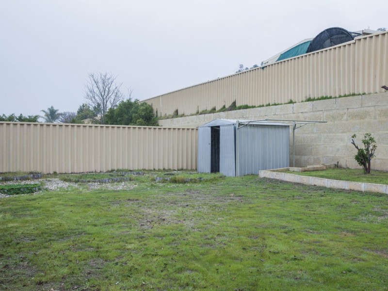 17 Blaxland Road, Dalyellup WA 6230