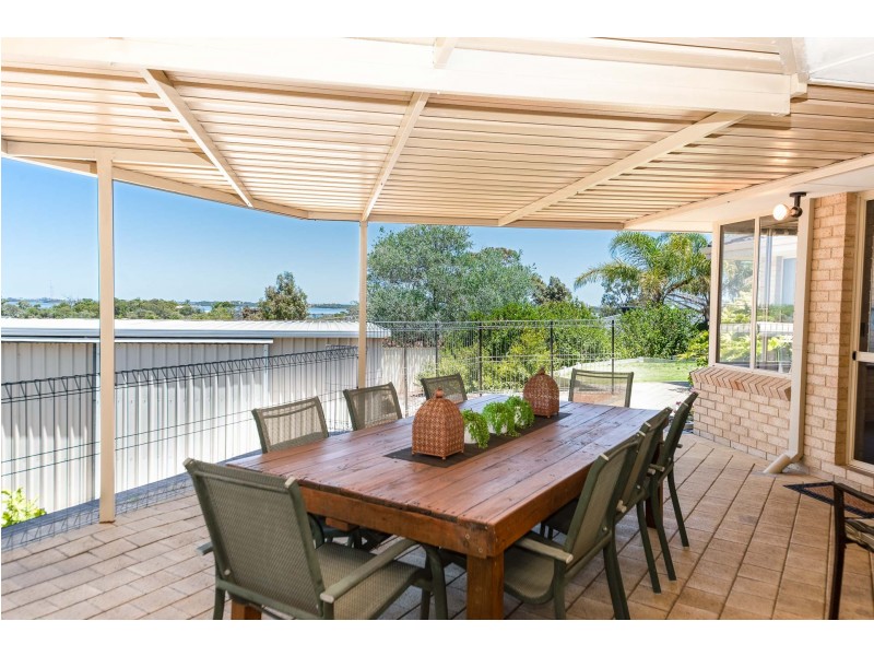 17 Barnes Avenue, Australind WA 6233