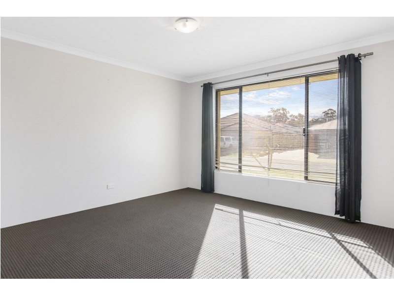 8 Priory Road, Australind WA 6233