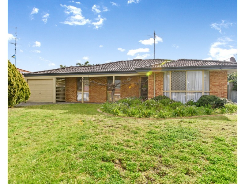 10 Dudley Drive, Usher WA 6230