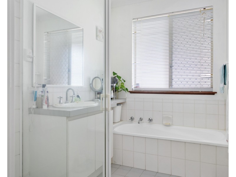 10 Dudley Drive, Usher WA 6230