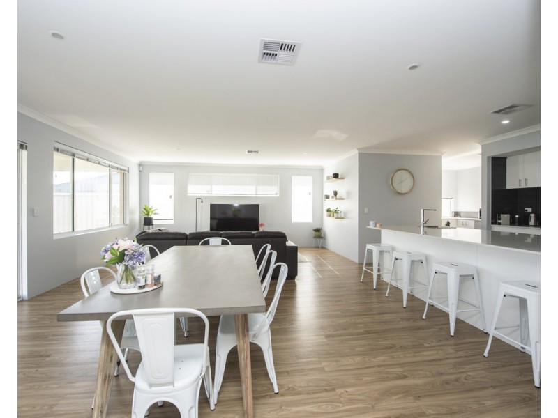 10 Hematite Way, Australind WA 6233