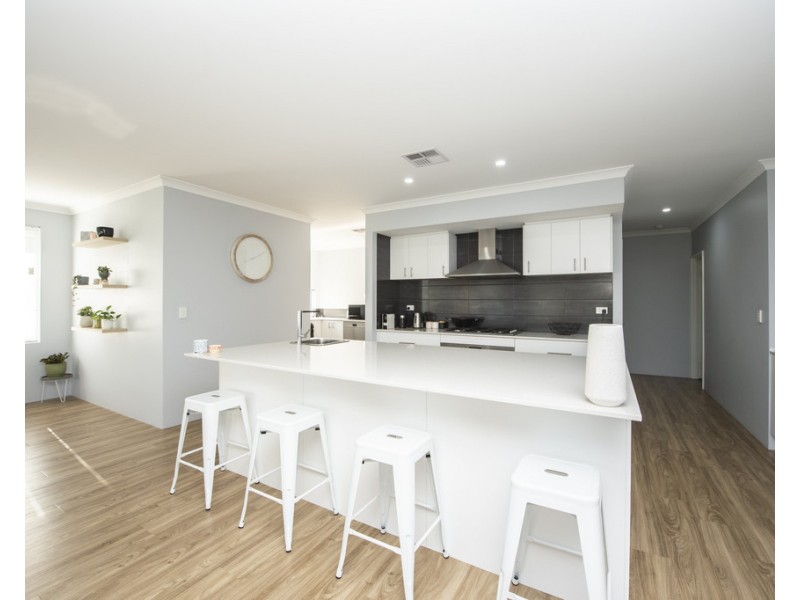 10 Hematite Way, Australind WA 6233