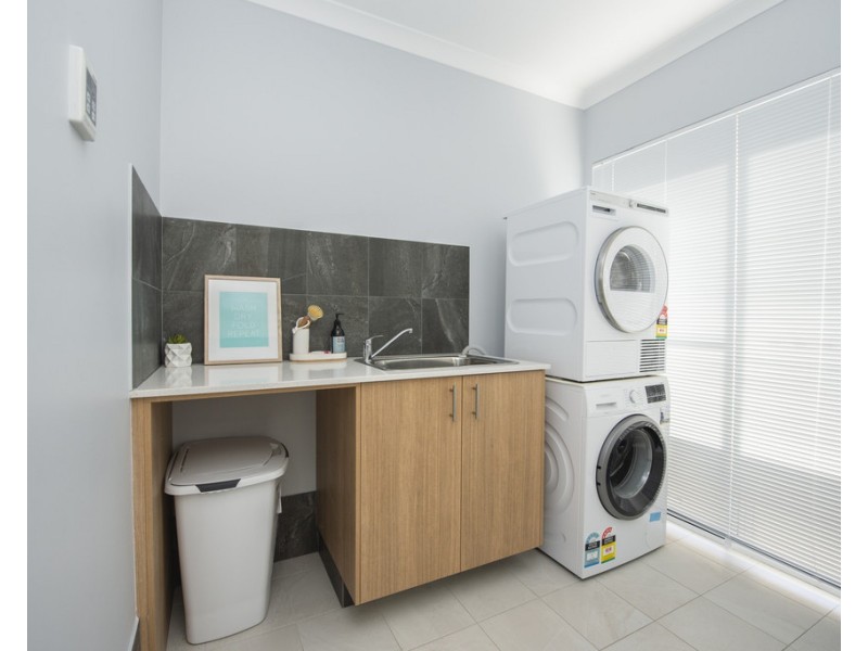 10 Hematite Way, Australind WA 6233