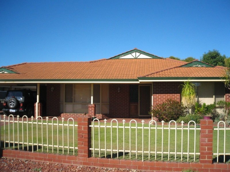 27 Lofthouse Avenue, Eaton WA 6232