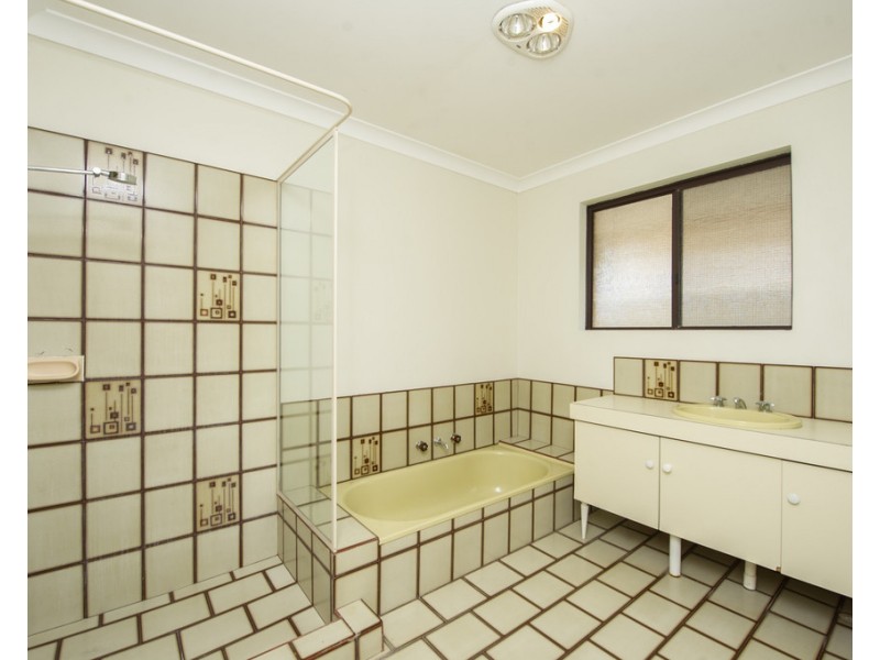 29 Whatman Way, Australind WA 6233