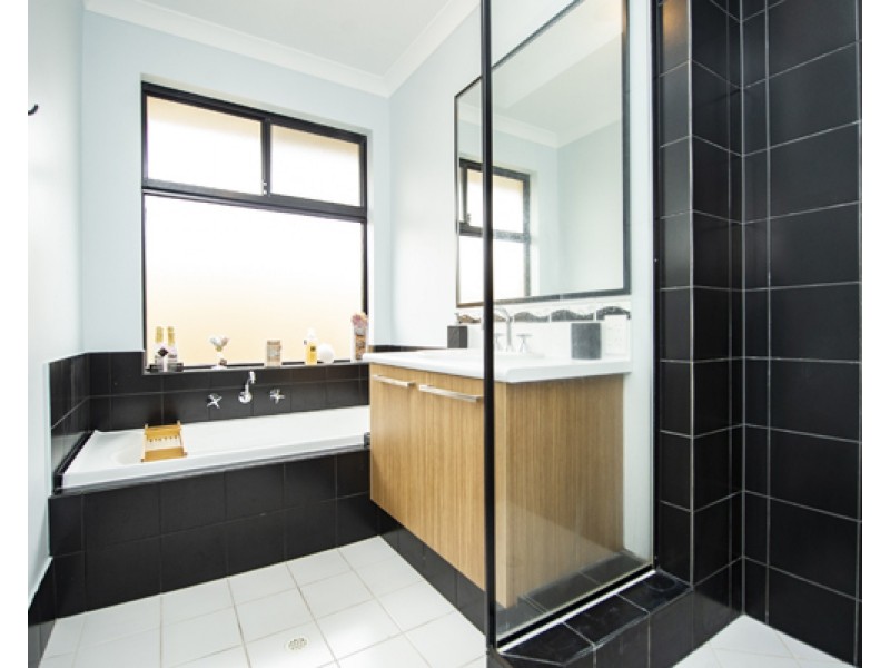 7 Camden Street, Australind WA 6233