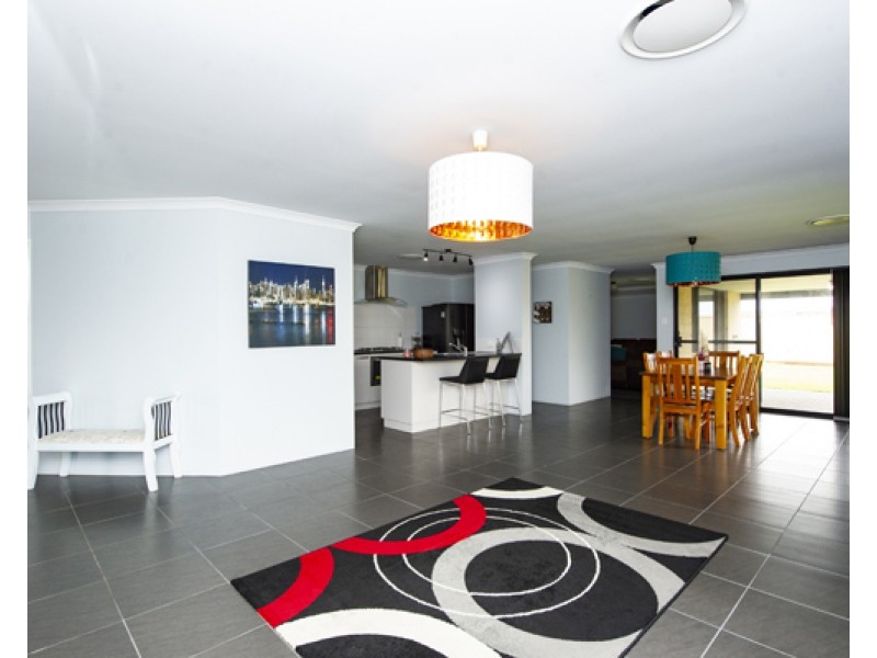 7 Camden Street, Australind WA 6233