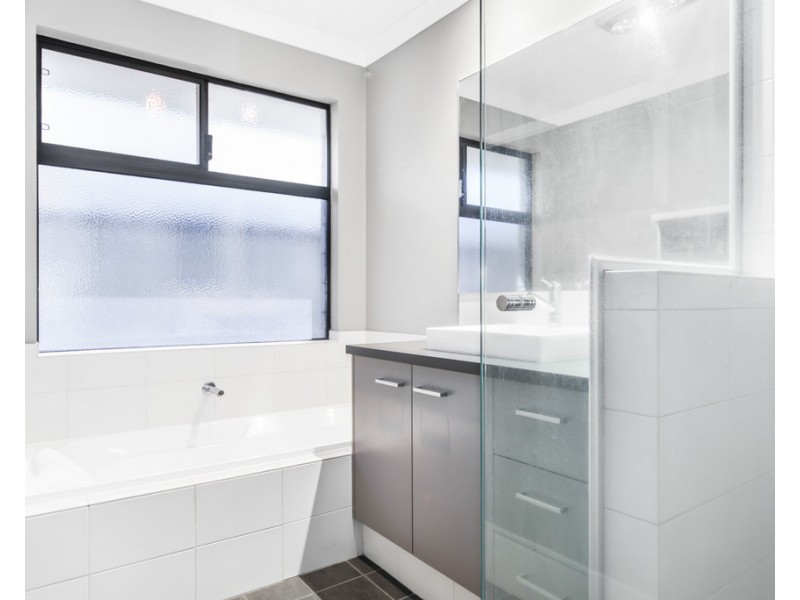 12 Libra Way, Australind WA 6233