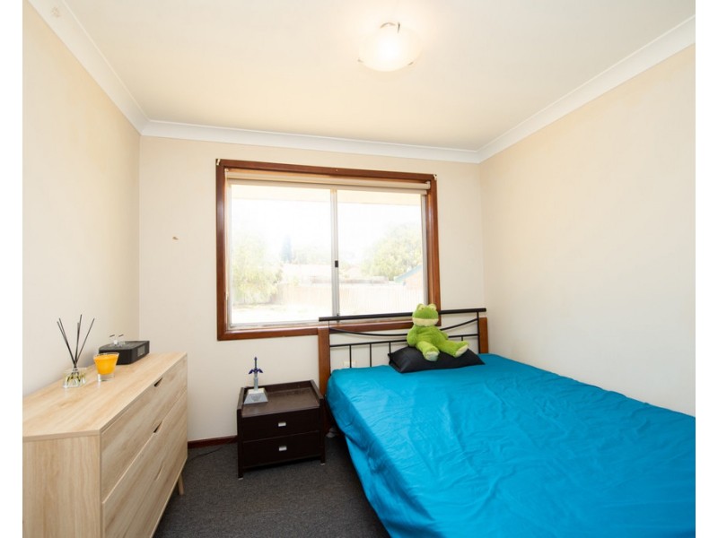 10 Mawson Place, Withers WA 6230