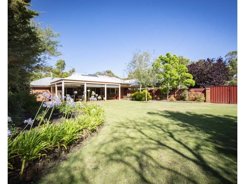 7 Talia Court, Leschenault WA 6233