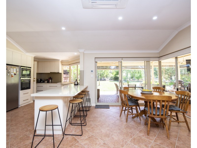 7 Talia Court, Leschenault WA 6233