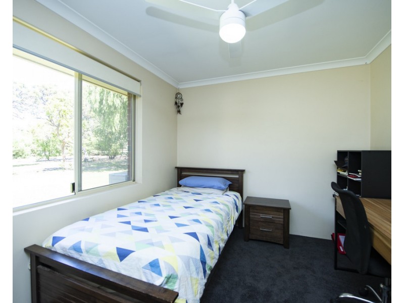 7 Talia Court, Leschenault WA 6233