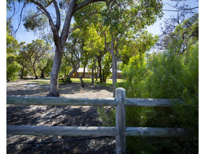 7 Talia Court, Leschenault WA 6233