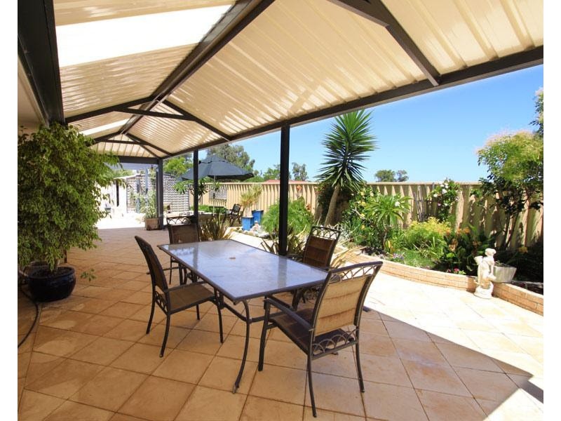 8 Howitt Way, Dalyellup WA 6230