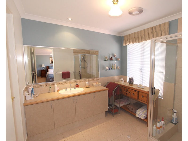 8 Howitt Way, Dalyellup WA 6230