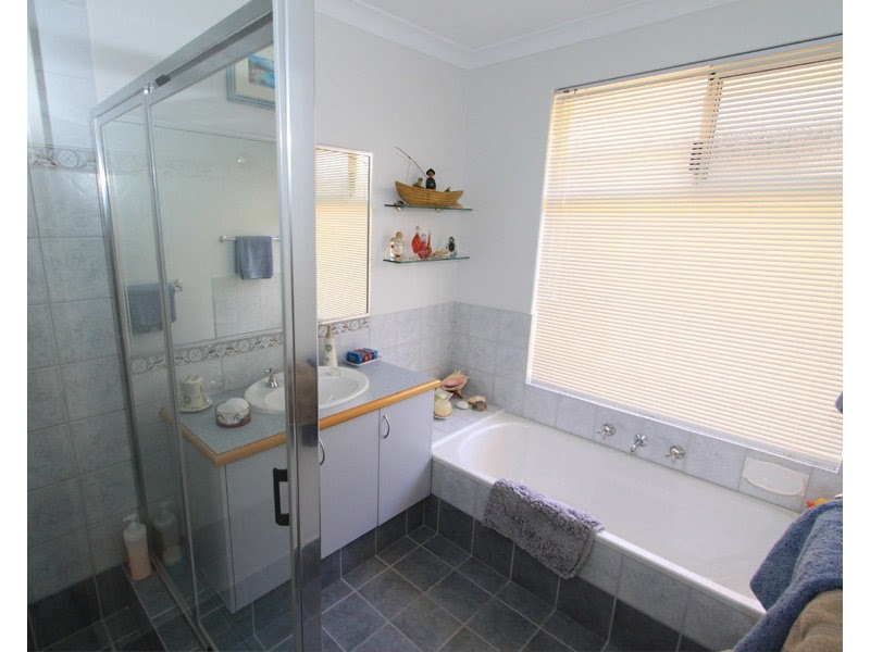 8 Howitt Way, Dalyellup WA 6230