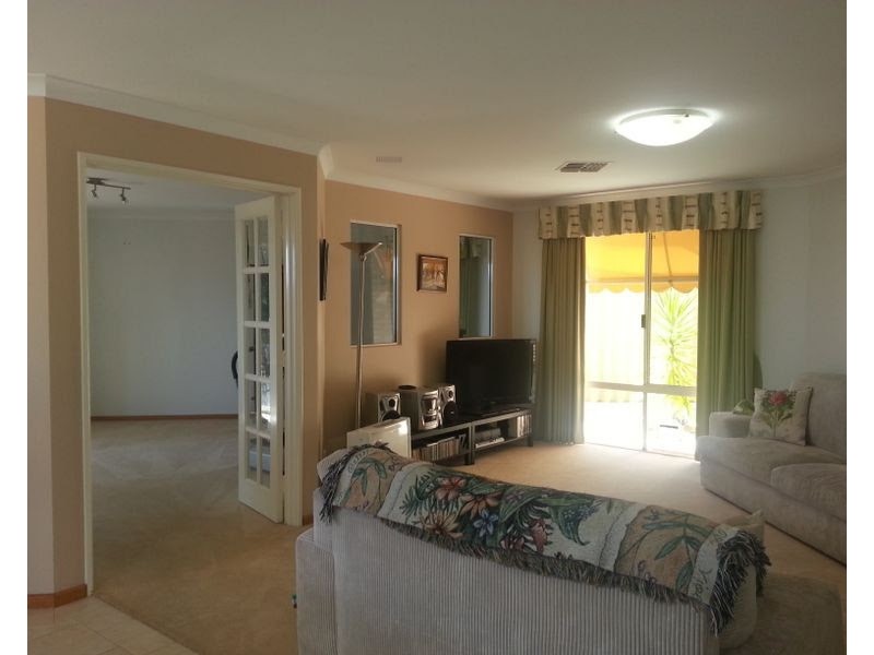 8 Howitt Way, Dalyellup WA 6230